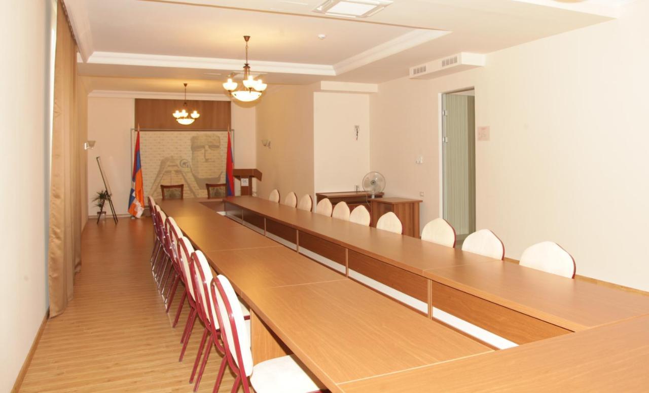 Artsakh Hotel Yerevan Exterior photo