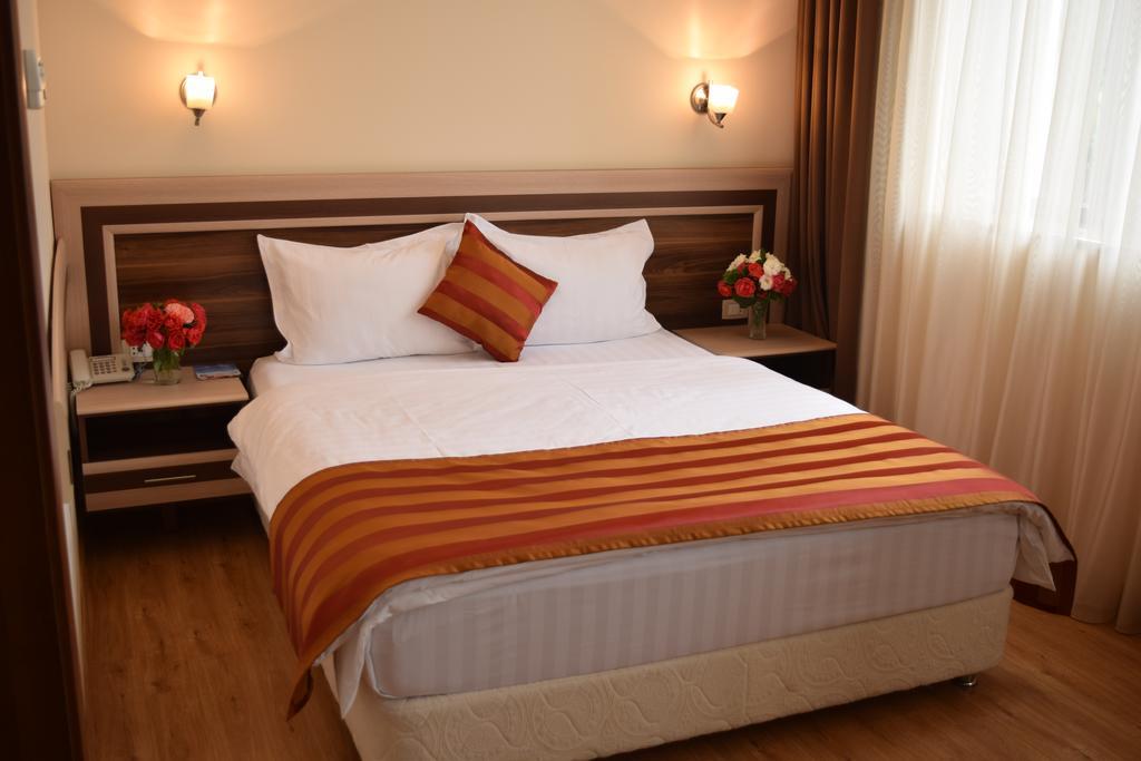 Artsakh Hotel Yerevan Exterior photo