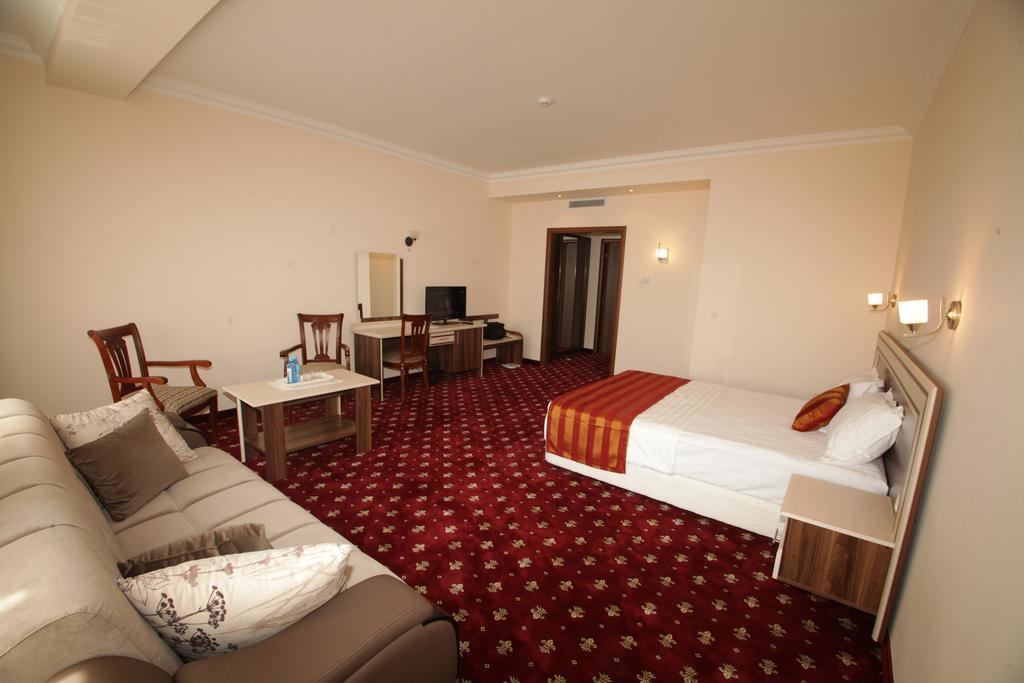 Artsakh Hotel Yerevan Exterior photo