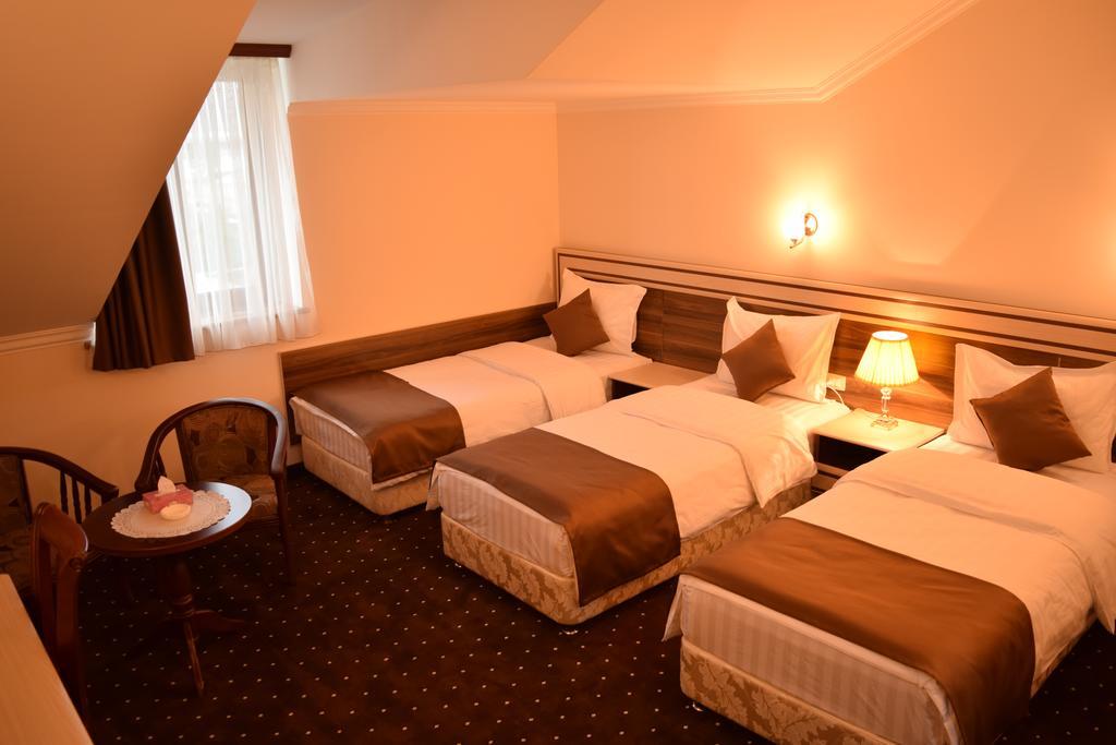 Artsakh Hotel Yerevan Exterior photo