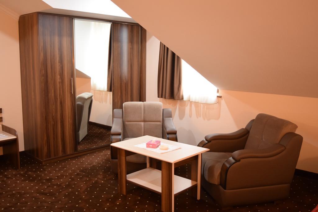 Artsakh Hotel Yerevan Exterior photo